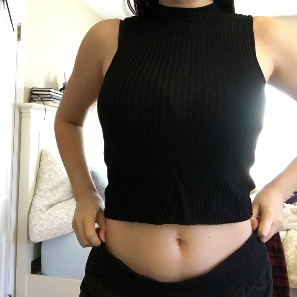 SOLD ON DEPOP - MODA INTL BLACK RIBBED TANK